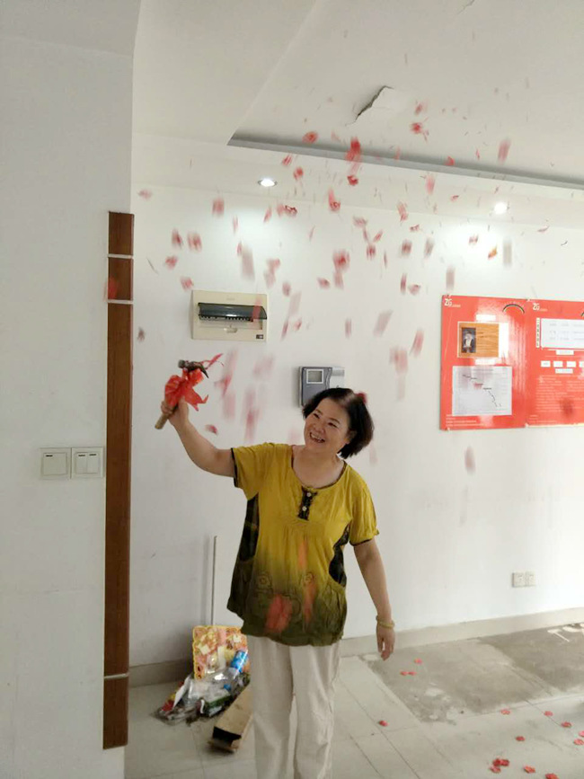 恭喜志高装潢客户青湖丽苑76幢杨女士家开工大吉!!!