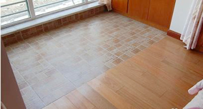 瓷砖上铺木地板